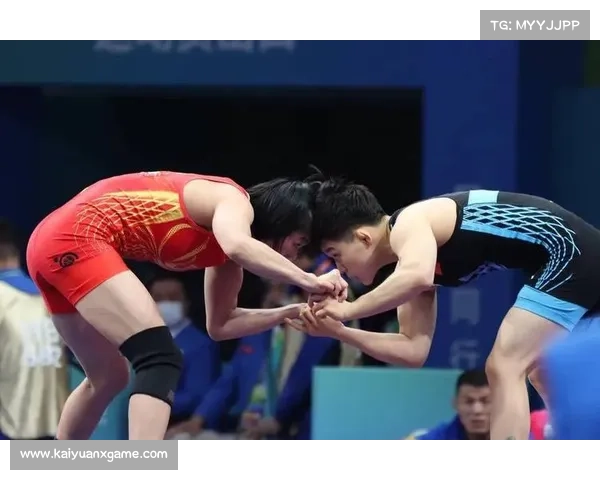 职业摔跤女子合约阶梯赛迎来两位新挑战者实力对决谁能脱颖而出